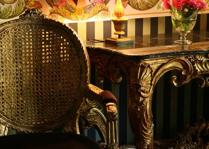 秘密花园酒店 酒店 尼姆