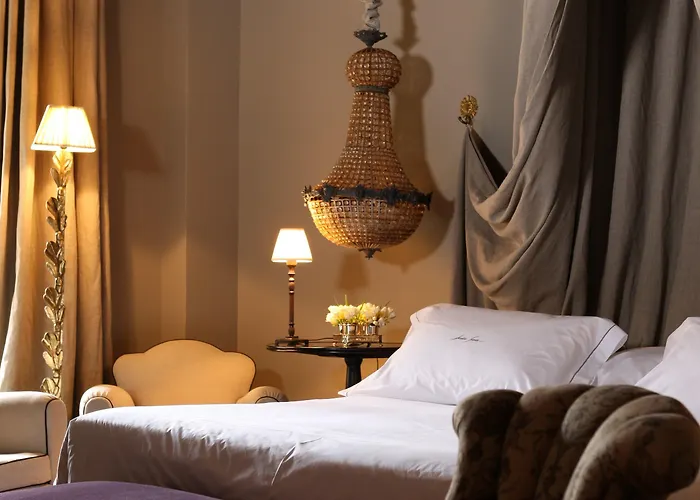 秘密花园酒店 酒店 尼姆