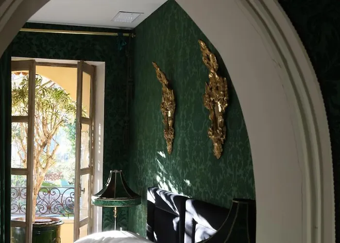 秘密花园酒店 酒店 尼姆